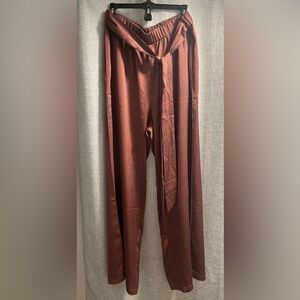 Oddy Wide leg pant. Metallic mauve color. Size XXL